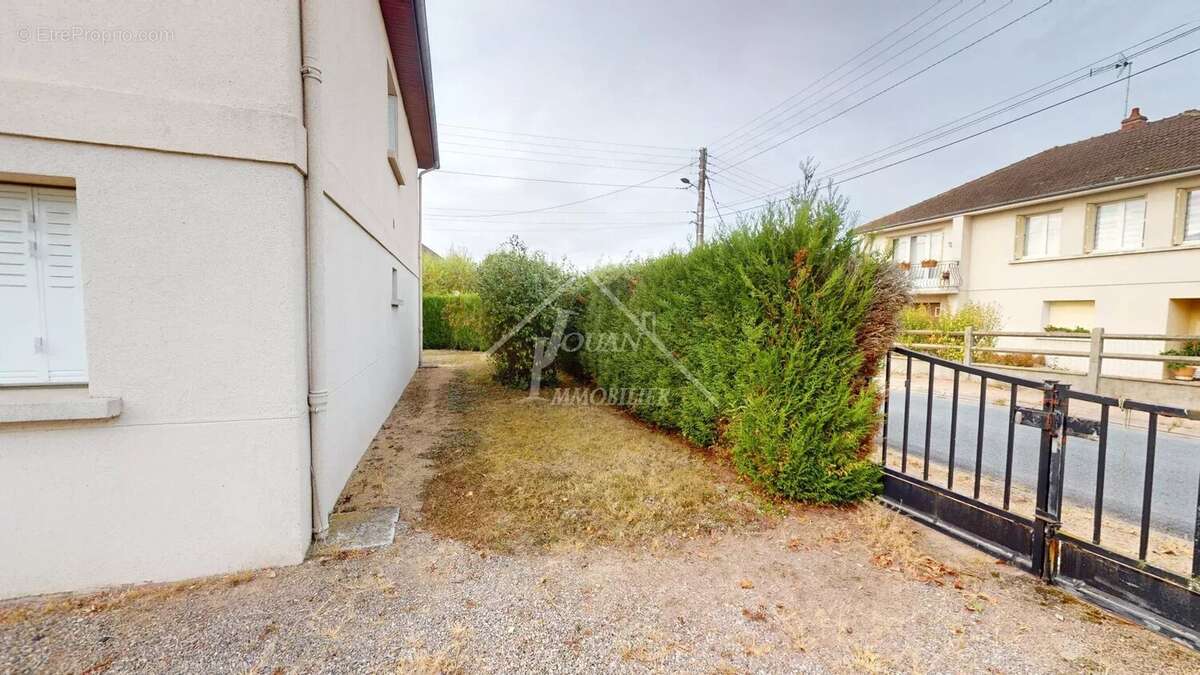 Maison à COMMENTRY