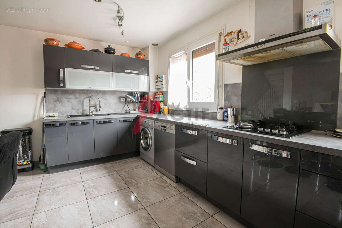 Maison à COURCOURONNES