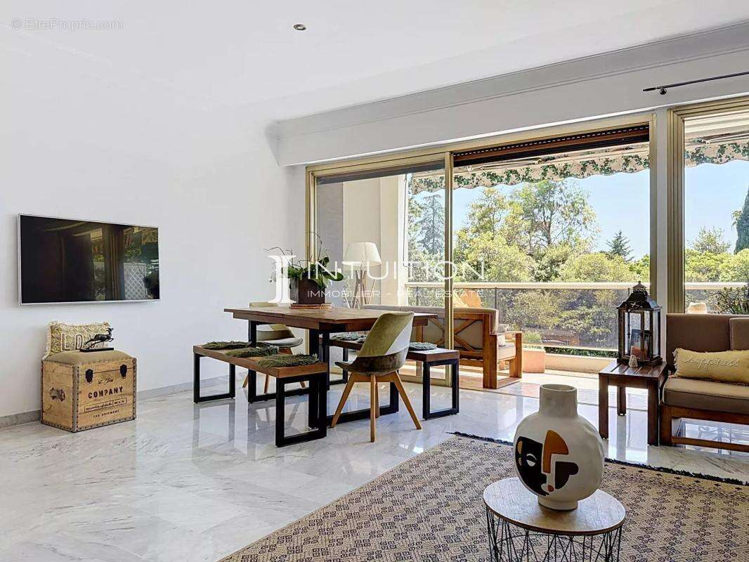Cannes - Bénéfiat : Appartement 4 pièces traversant avec terrasses - photo 4