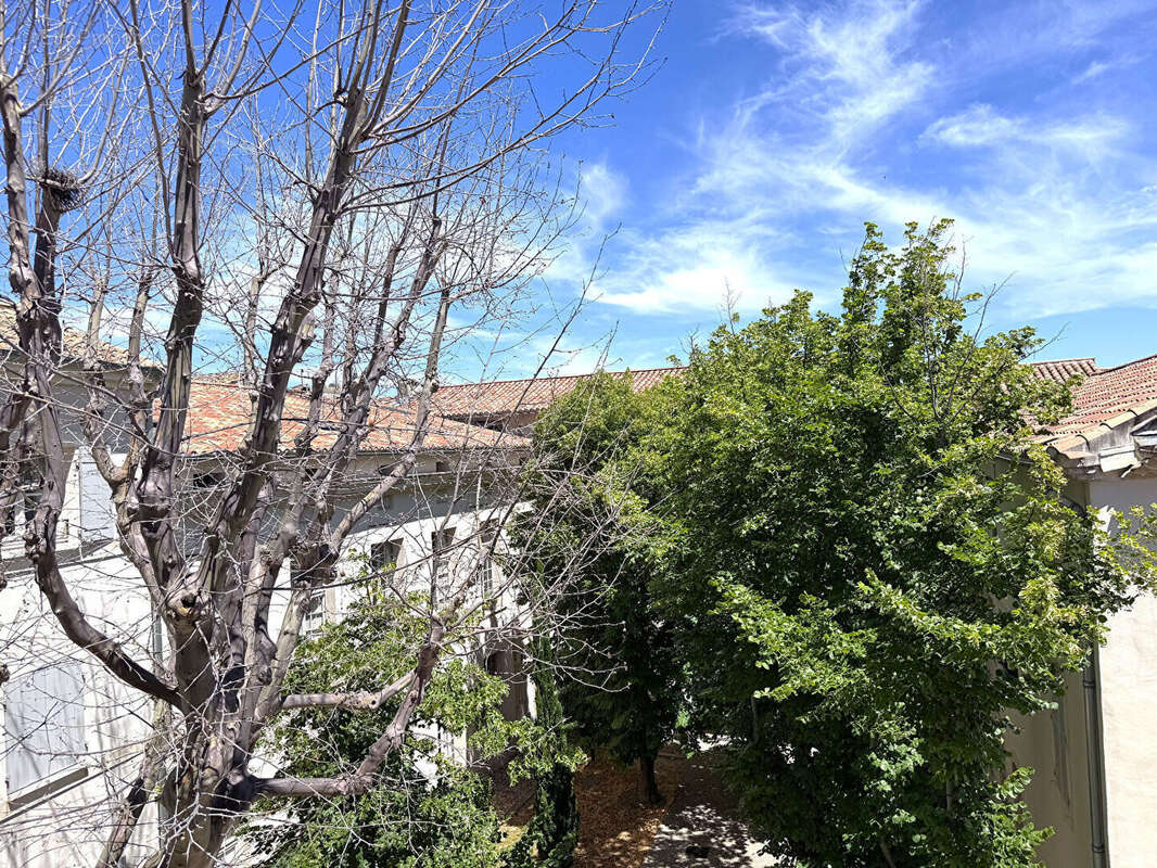 Appartement à VILLENEUVE-LES-AVIGNON