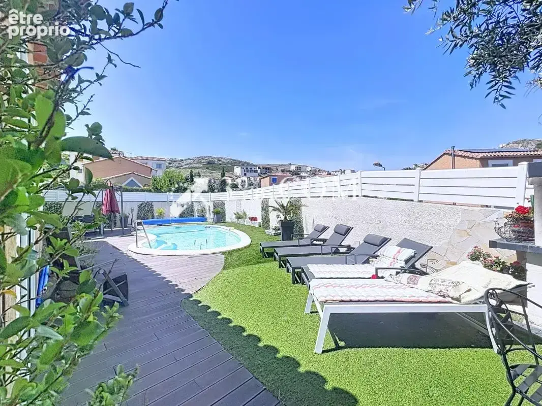 Maison de plain-pied avec piscine, jardin et vue dégagée sur - photo 3