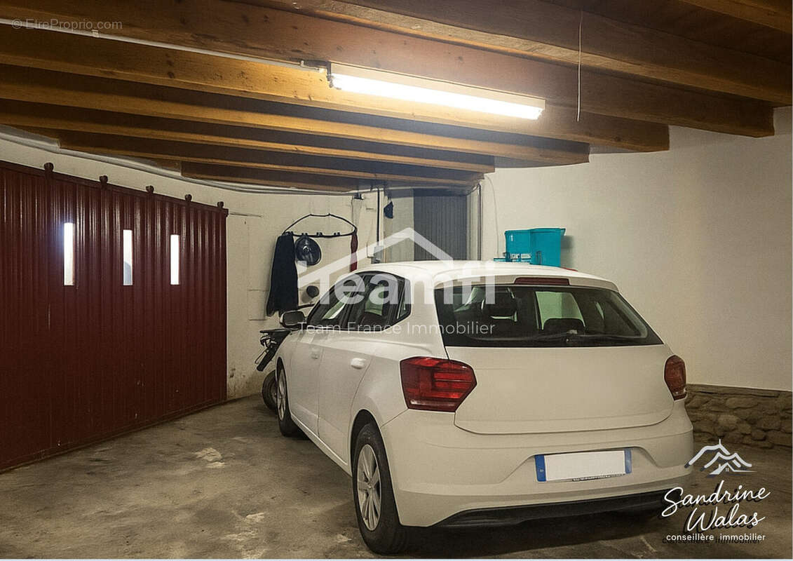 Maison à VIC-LE-COMTE