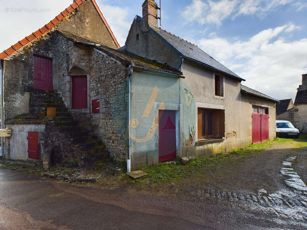Maison à SAINT-REVERIEN