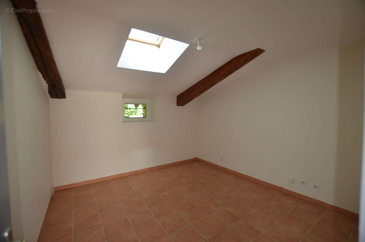 TRÈS RARE - Aux abords de la ville de Vic-Fezensac (2kms par un chemin sans passage), maison lumineuse en pierre de plain-pied c - photo 14