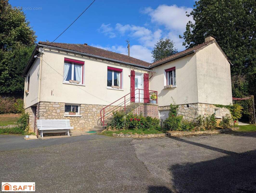 Photo 2 - Maison à SAINT-HILAIRE-LE-CHATEL