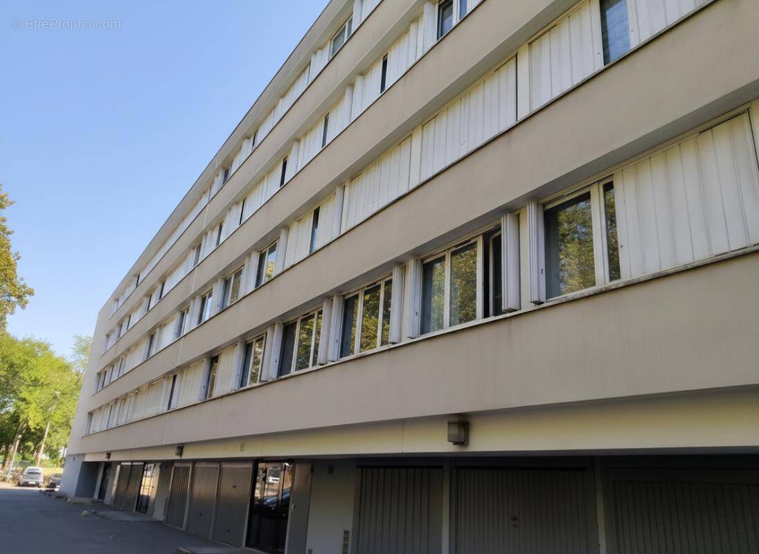 Appartement à VILLENEUVE-SAINT-GEORGES