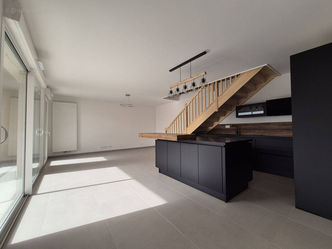 Appartement à GILLY-SUR-ISERE
