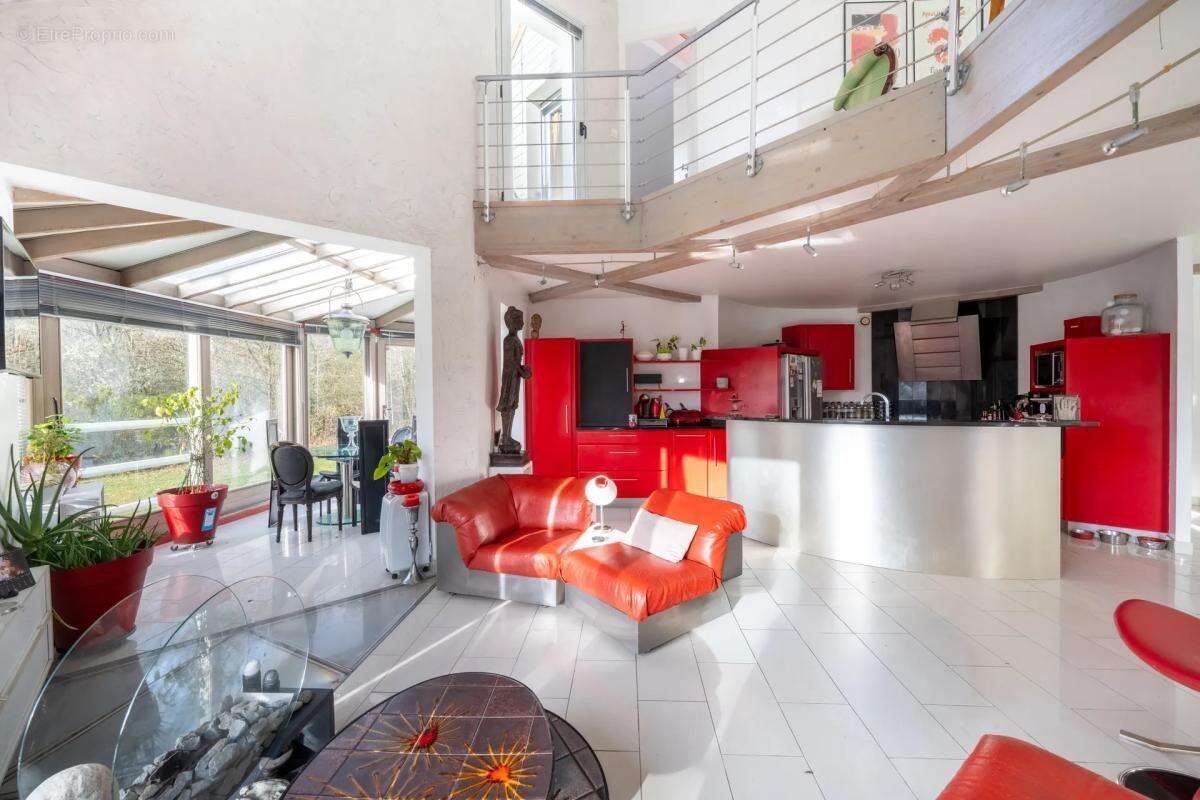 Maison à SAINT-MAURICE-MONTCOURONNE