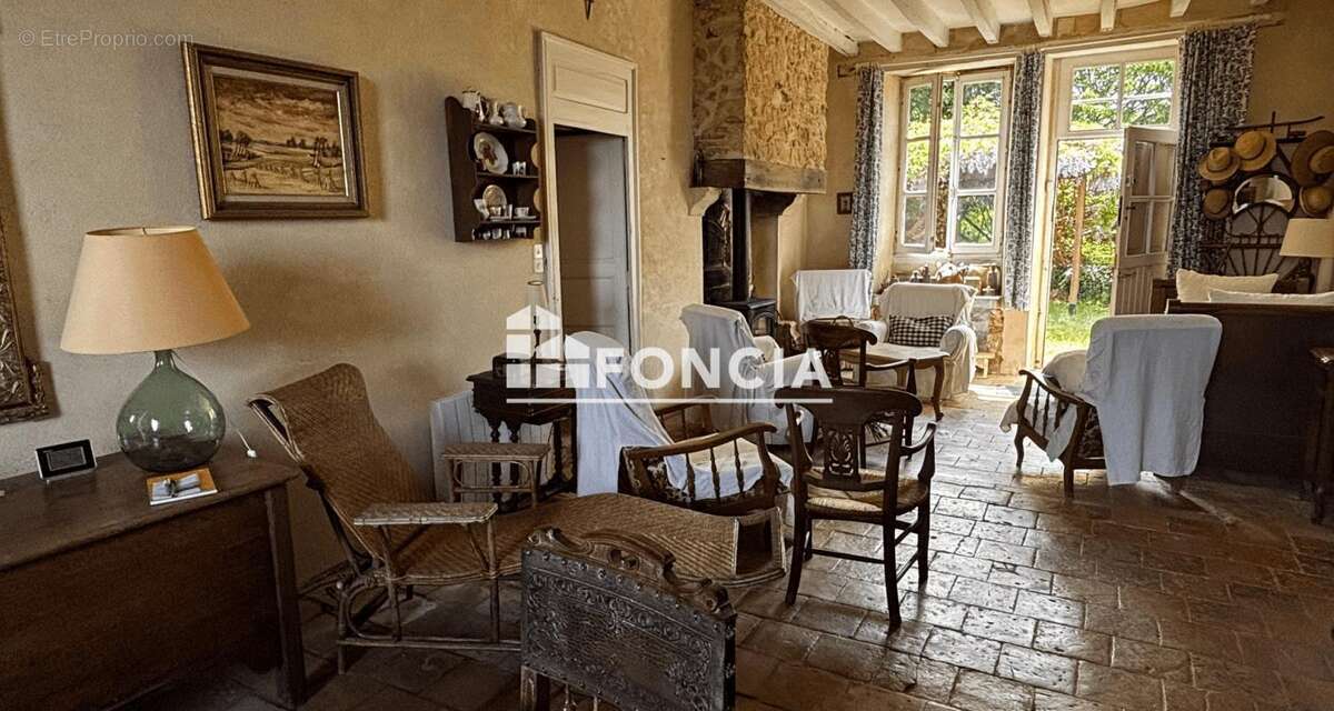 Maison à CONLIE