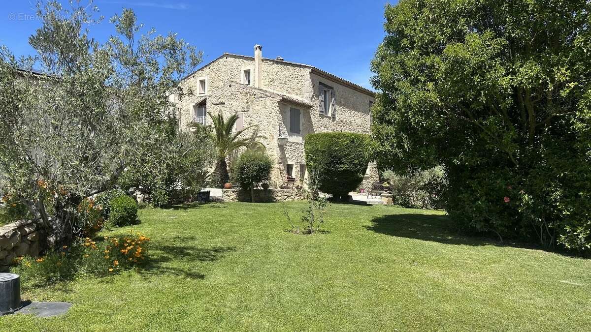 Cazan - Mas de 281 m² sur 3256 m² - photo 3