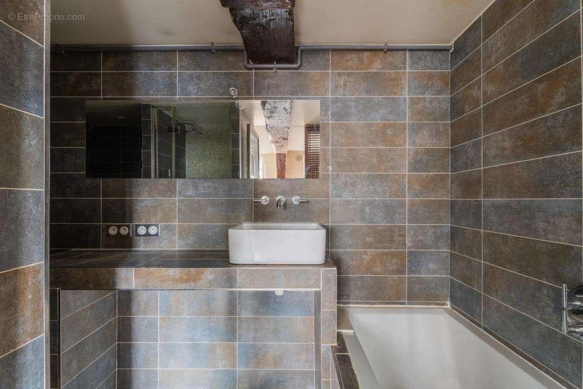 Appartement à PARIS-2E