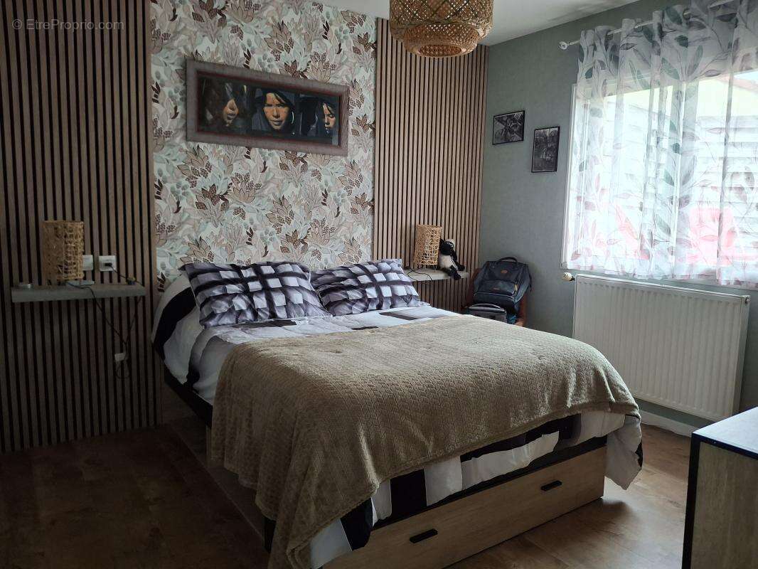 Maison à CHANTELOUP-LES-BOIS