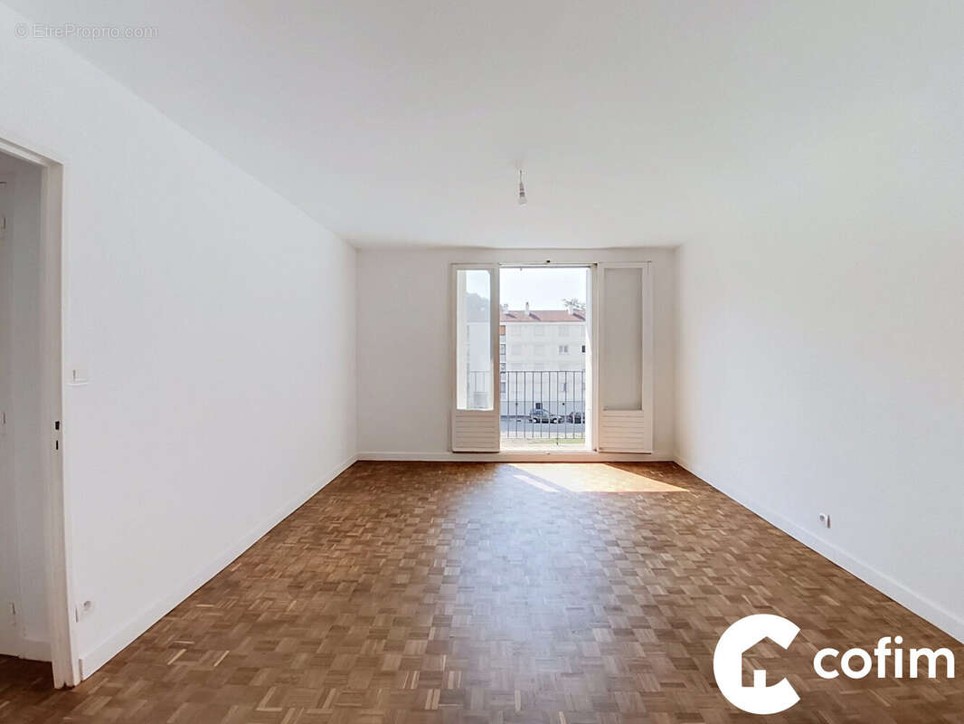 Appartement 69 m² à Gelos  - photo 7