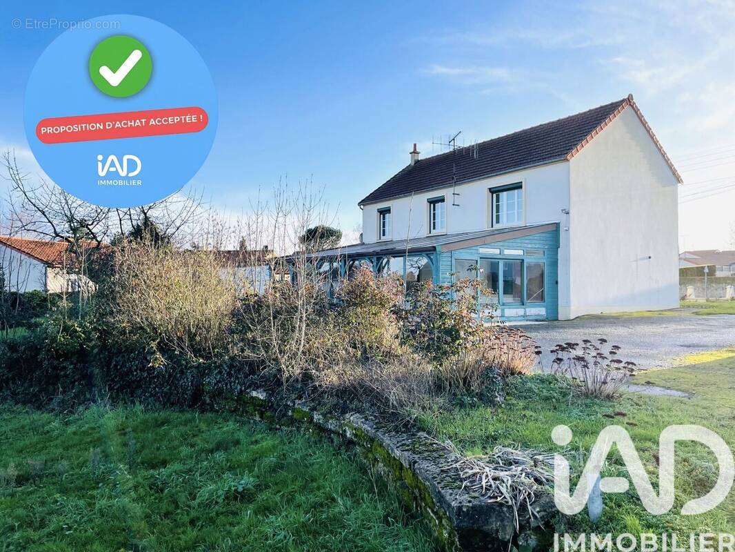Photo 1 - Maison à CERNUSSON