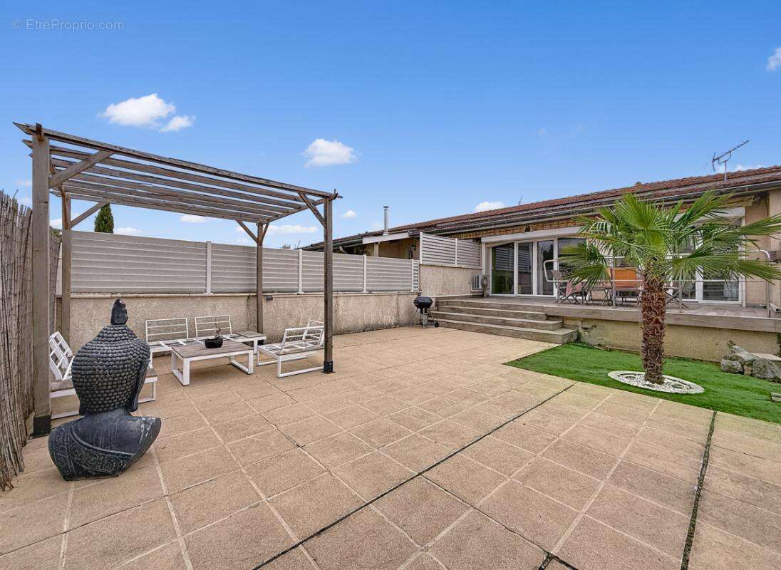 Maison à REVENTIN-VAUGRIS