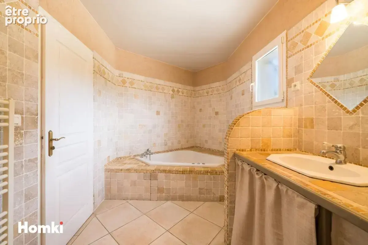 Magnifique Villa T7 de 190 m² avec mazet de 50m² à Bagard 30140 - photo 13