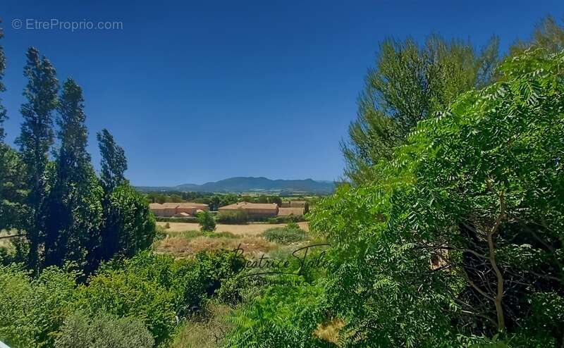 Appartement à PUYLOUBIER