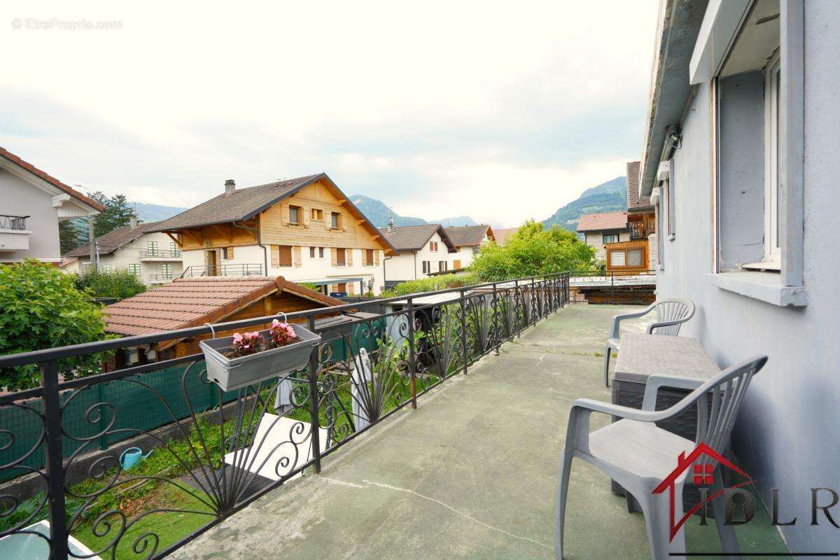 À Cluses La Sardagne, T4 avec terrasse et jardin - photo 4
