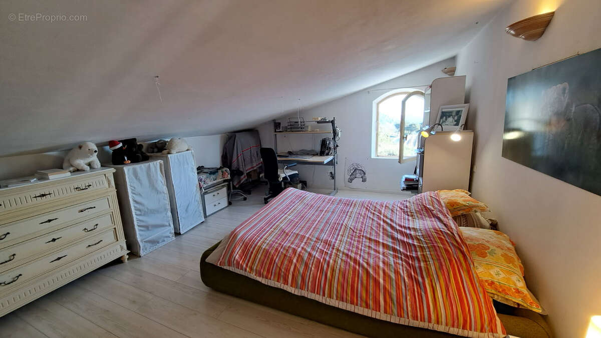 Maison à LA GARDE-FREINET