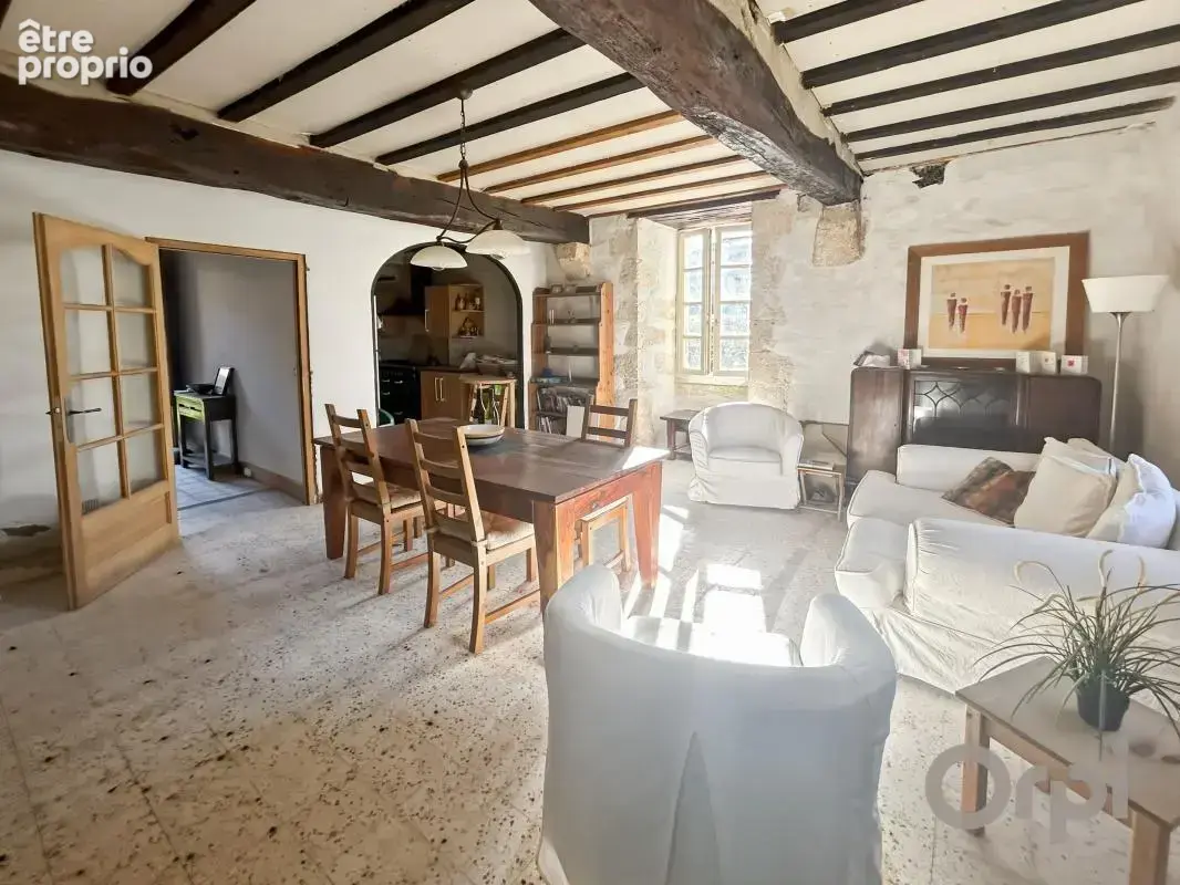 Dans un beau village proche de SAINT CLAR, maison en pierre ancienne avec son jardin arboré - photo 3