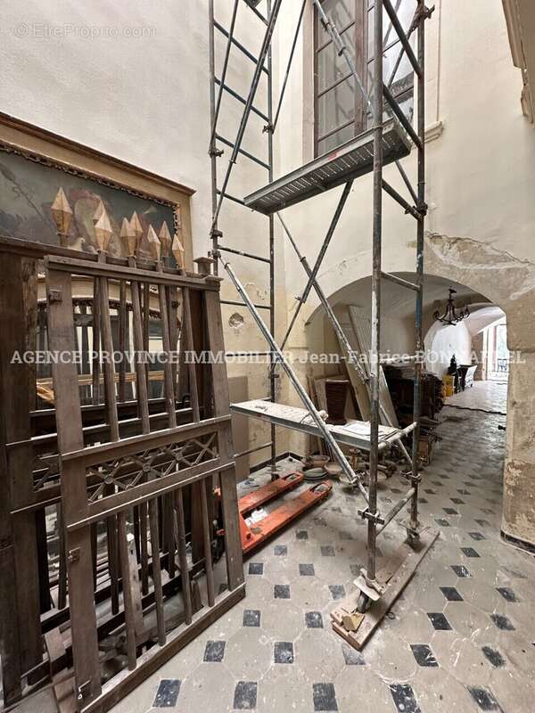 Maison 356 m² à Grignan  - photo 9