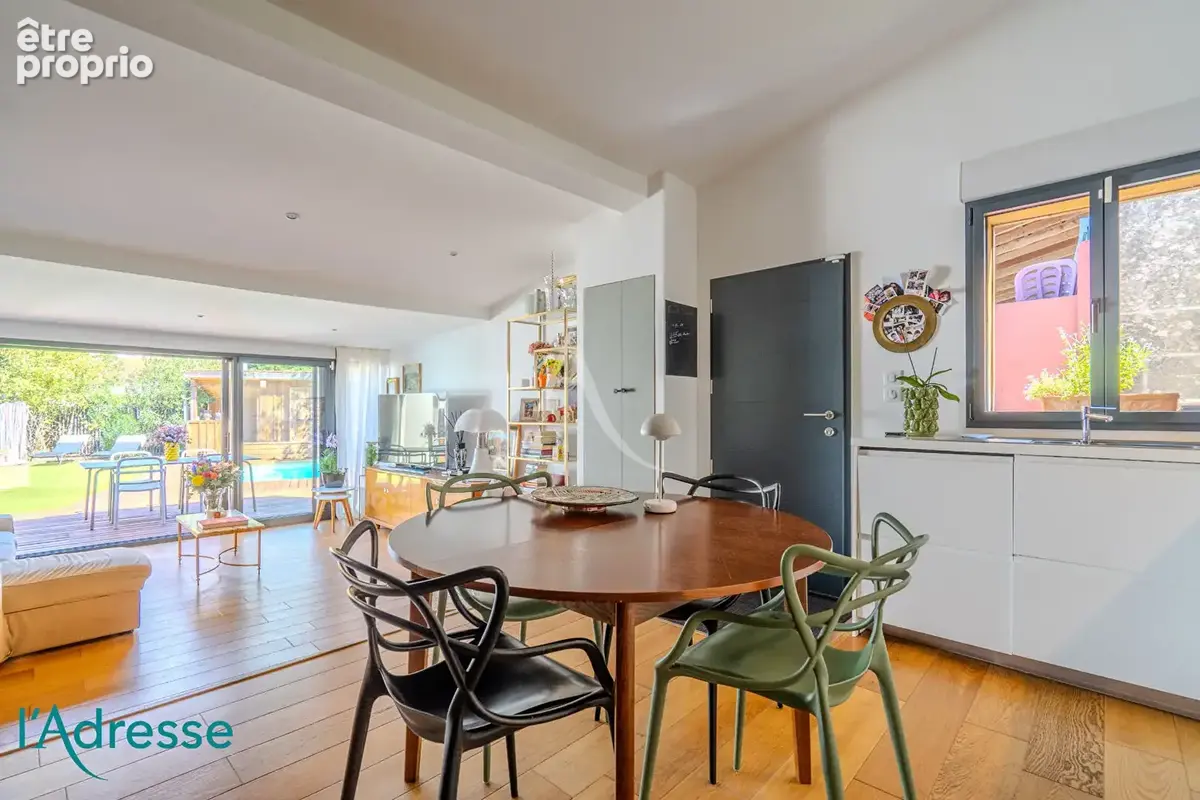 GRADIGNAN proche des commerces - Maison moderne de plain-pied avec piscine - photo 6