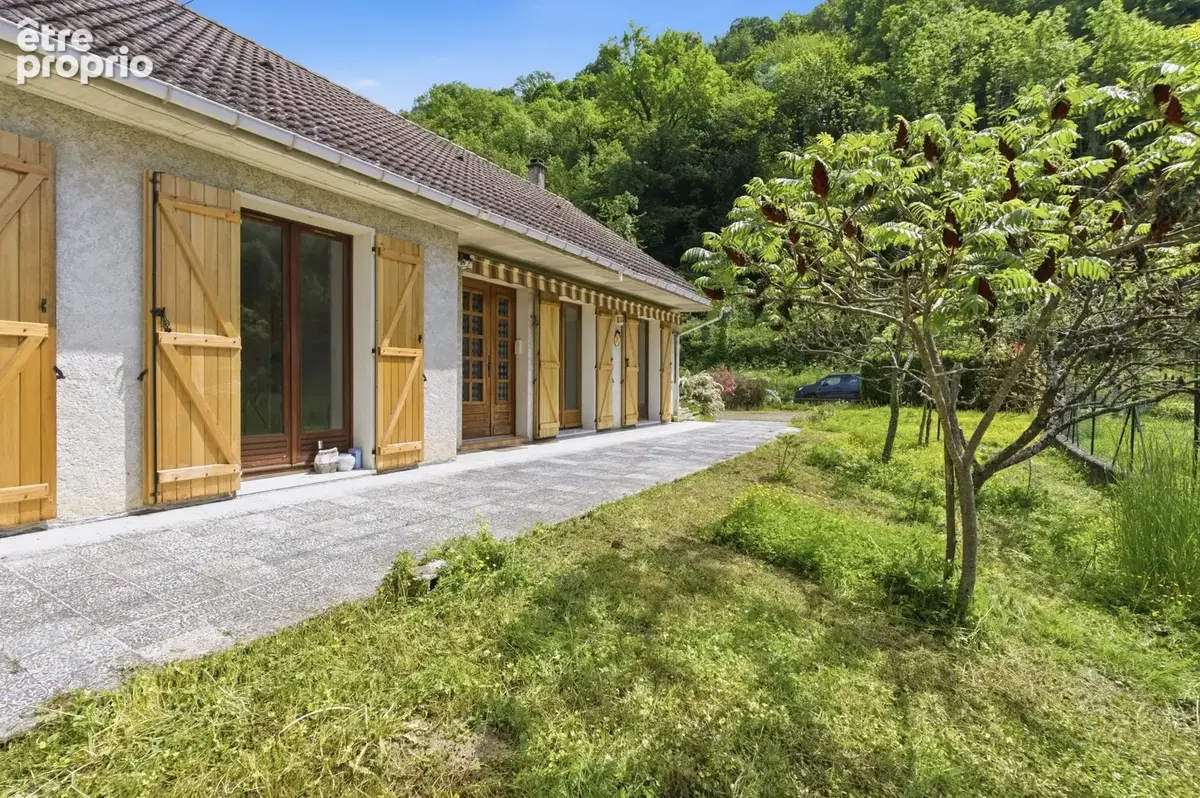 Gieres - Ensemble immobilier composé de deux maisons - photo 11