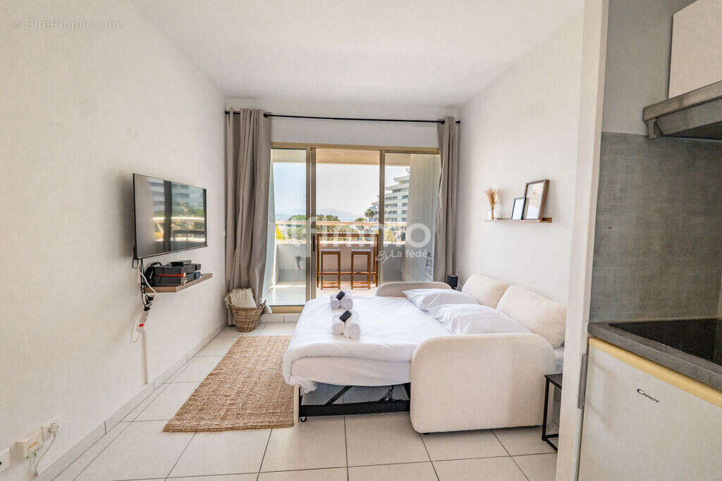 Marina Baie des Anges, studio rénové avec terrasse - photo 4
