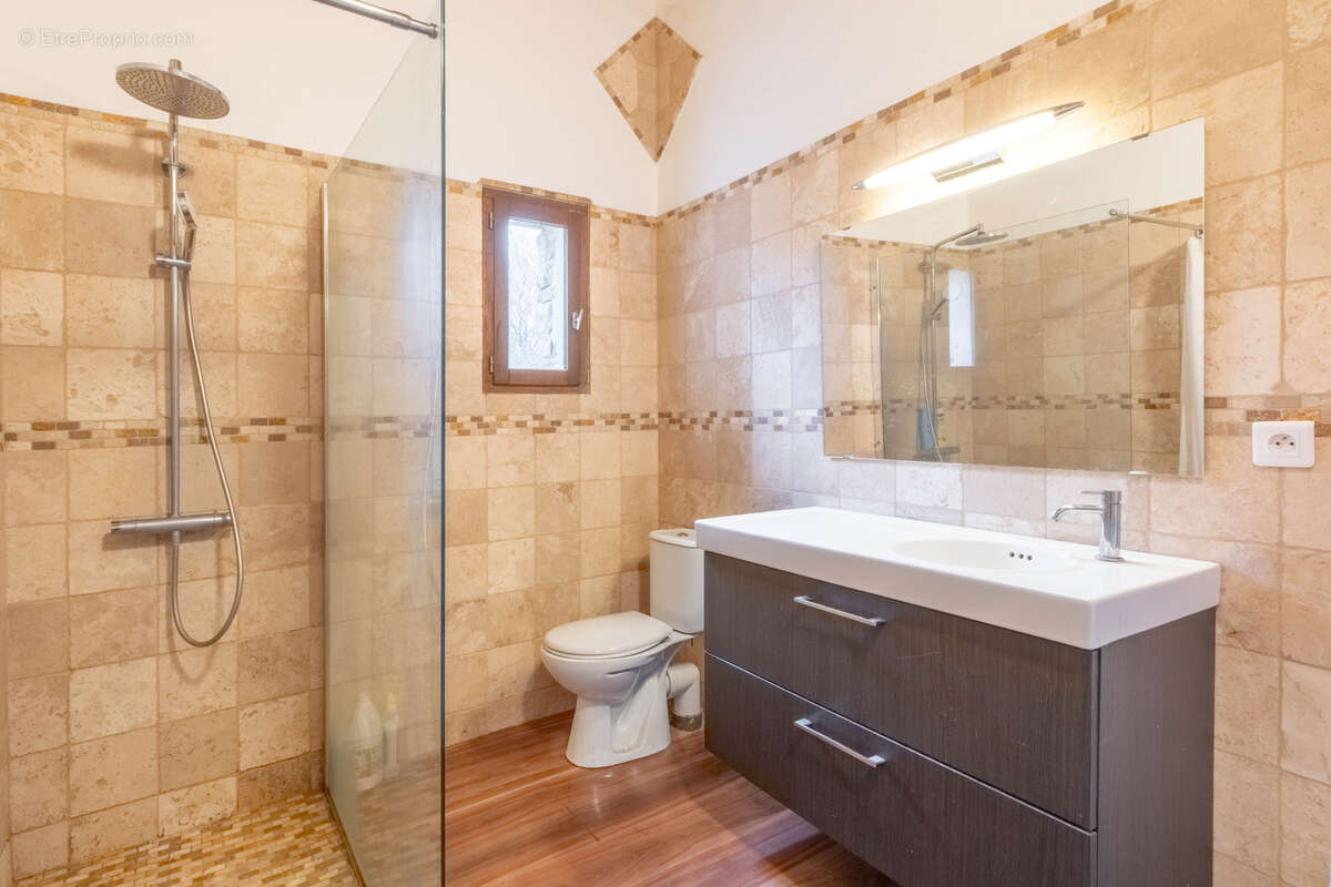 Maison à CABRIERES-D'AVIGNON