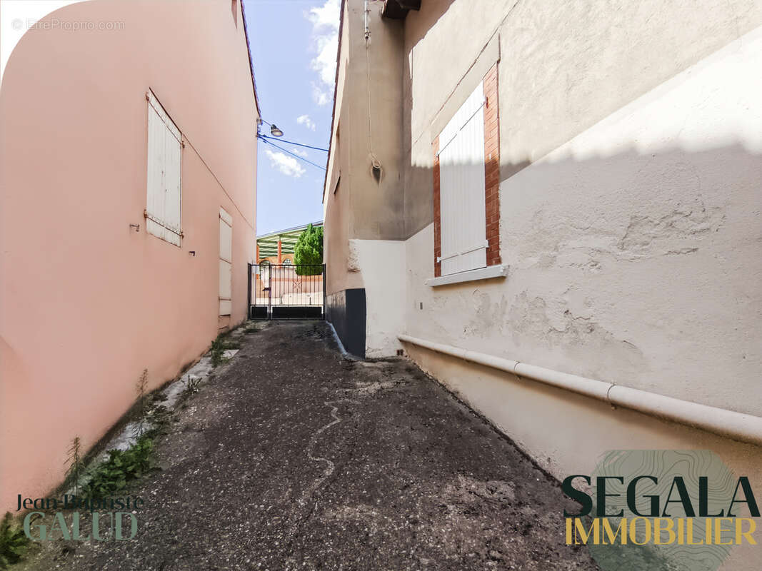 CARMAUX - Maison dans le centre ville - photo 11