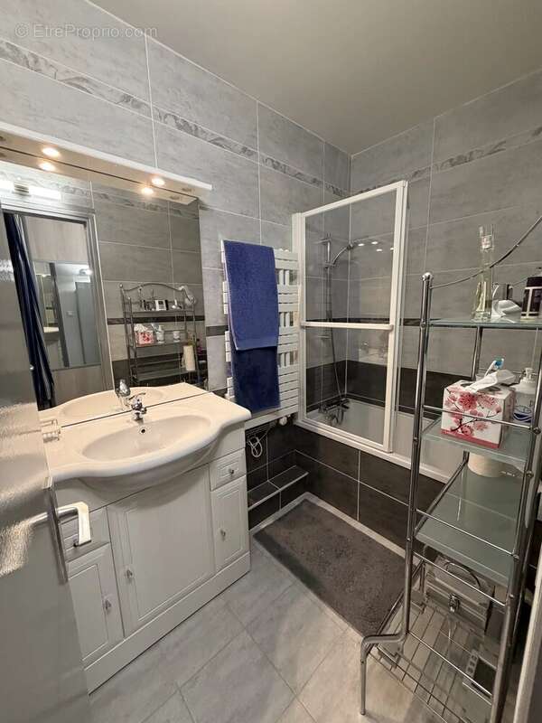 Appartement à EAUX-BONNES