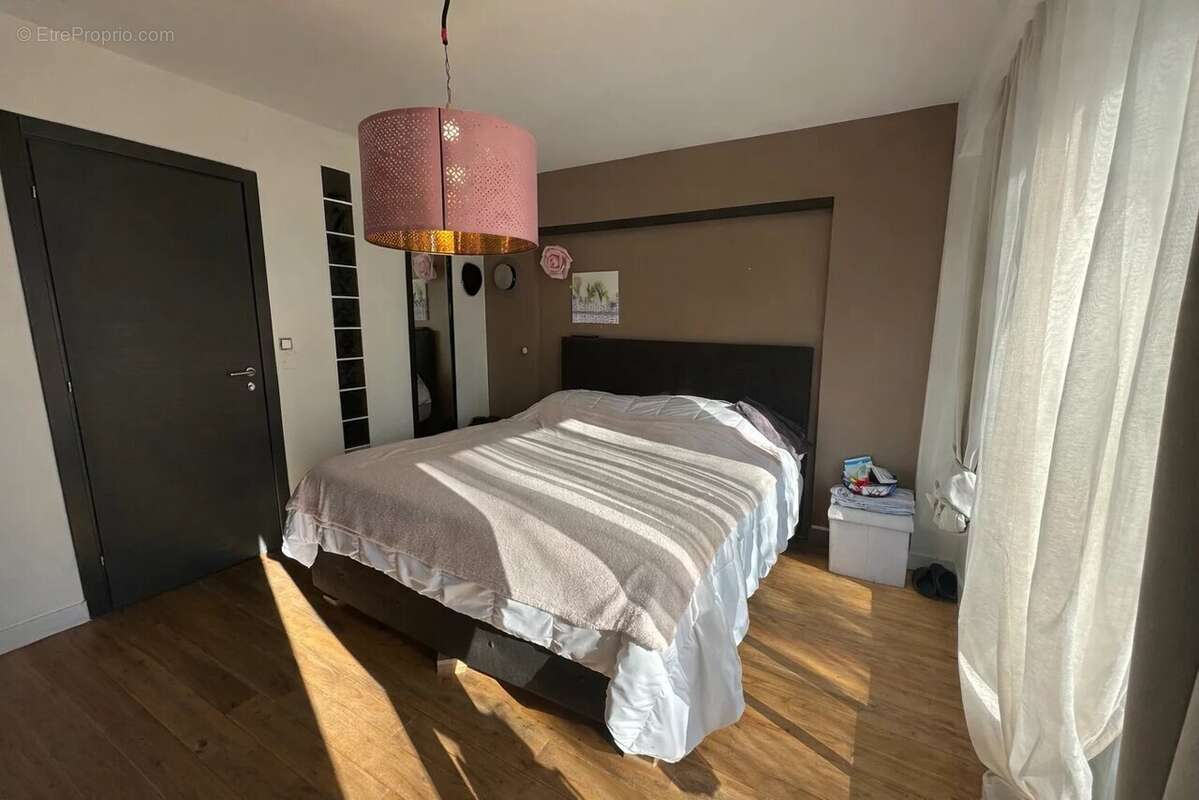 Appartement à SAINT-MAUR-DES-FOSSES
