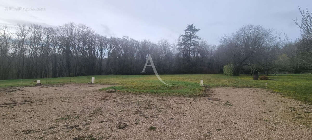 Terrain à SAINT-BOHAIRE