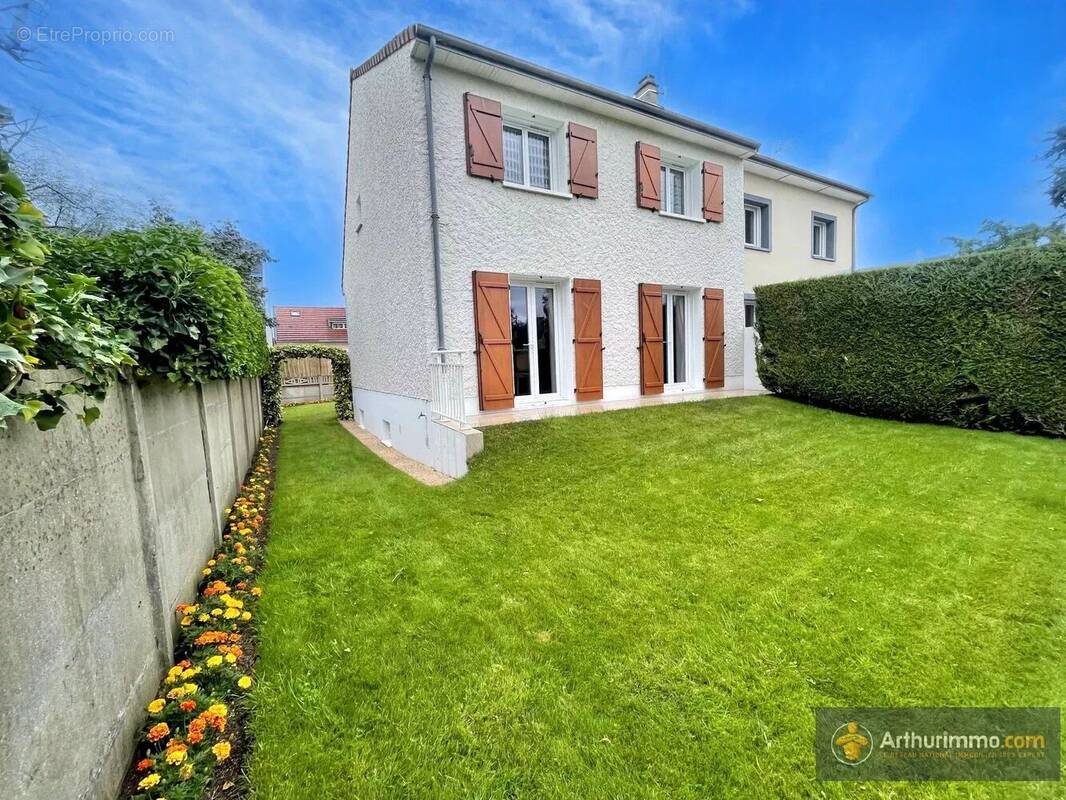 Maison à LIVRY-GARGAN