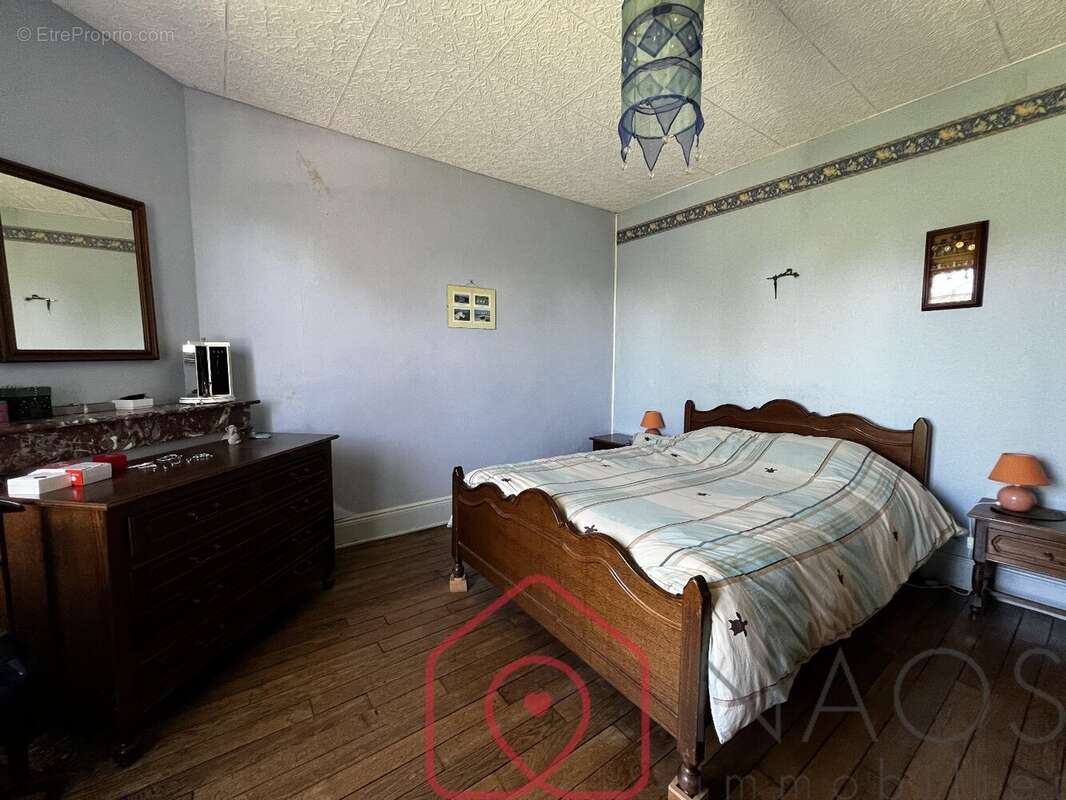 Maison à DONCHERY