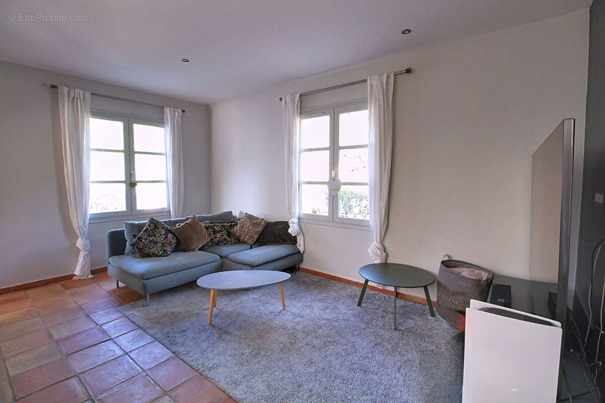 Maison à FIGANIERES