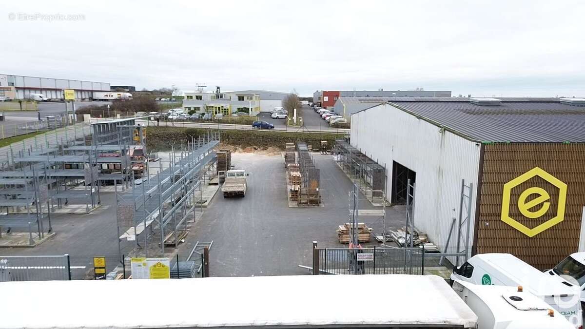 Photo 6 - Commerce à ECHIRE