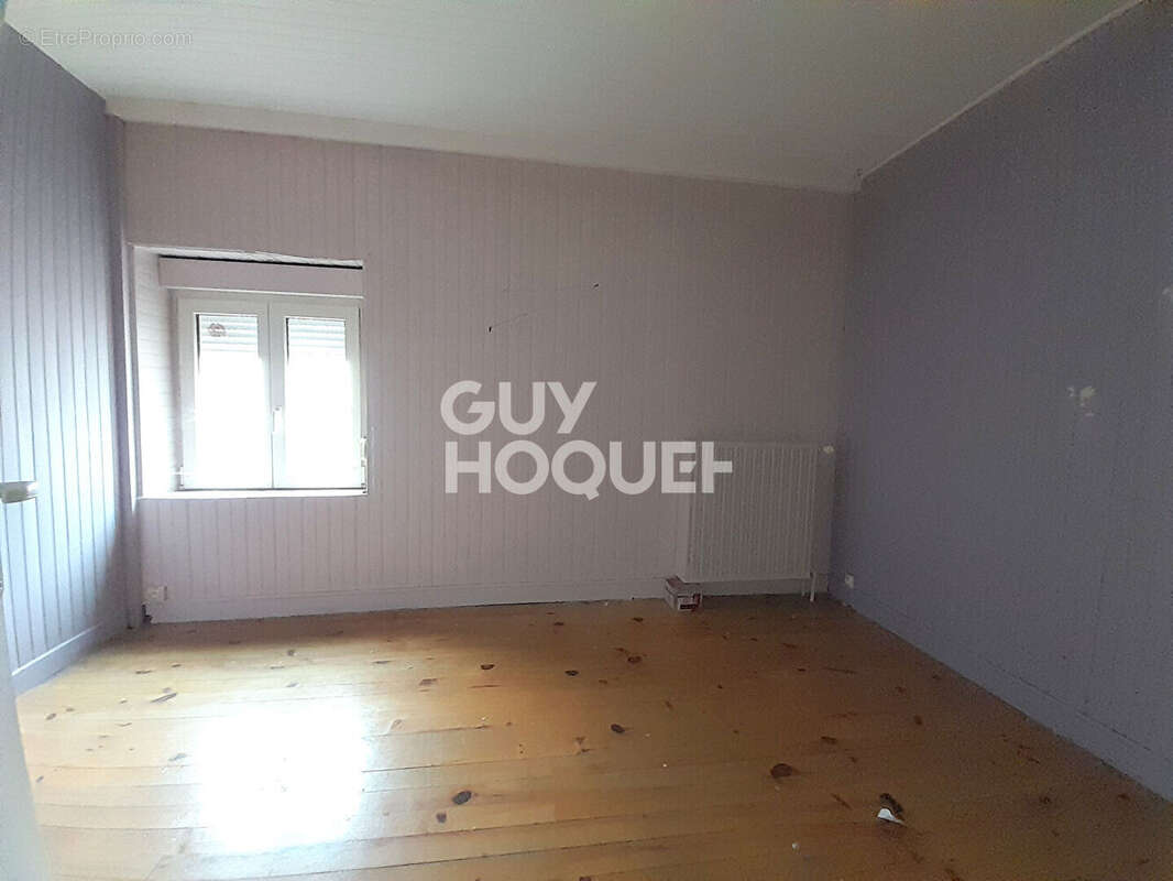 Appartement à LIGNY-LE-CHATEL