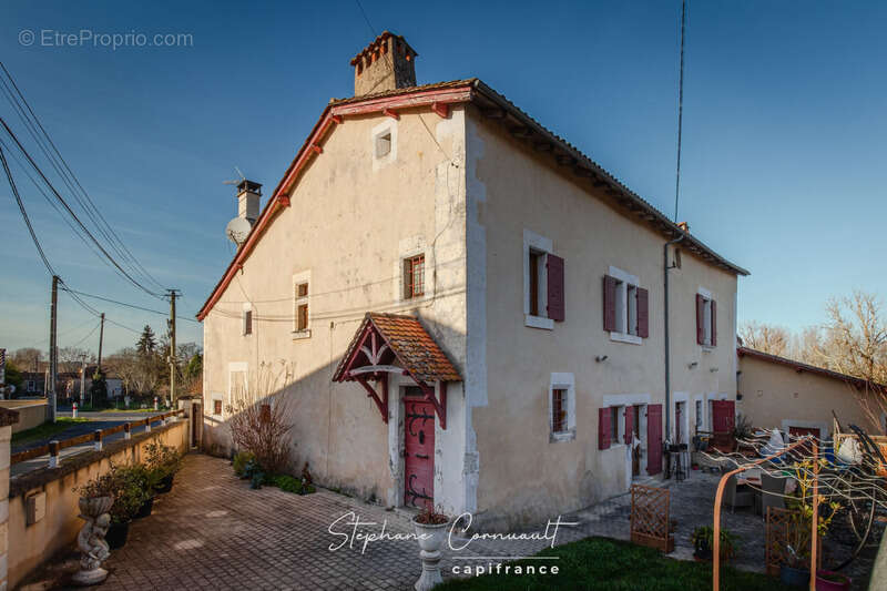 Maison à NEUVIC