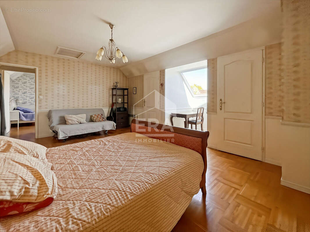 Maison à LE CHATELET-EN-BRIE