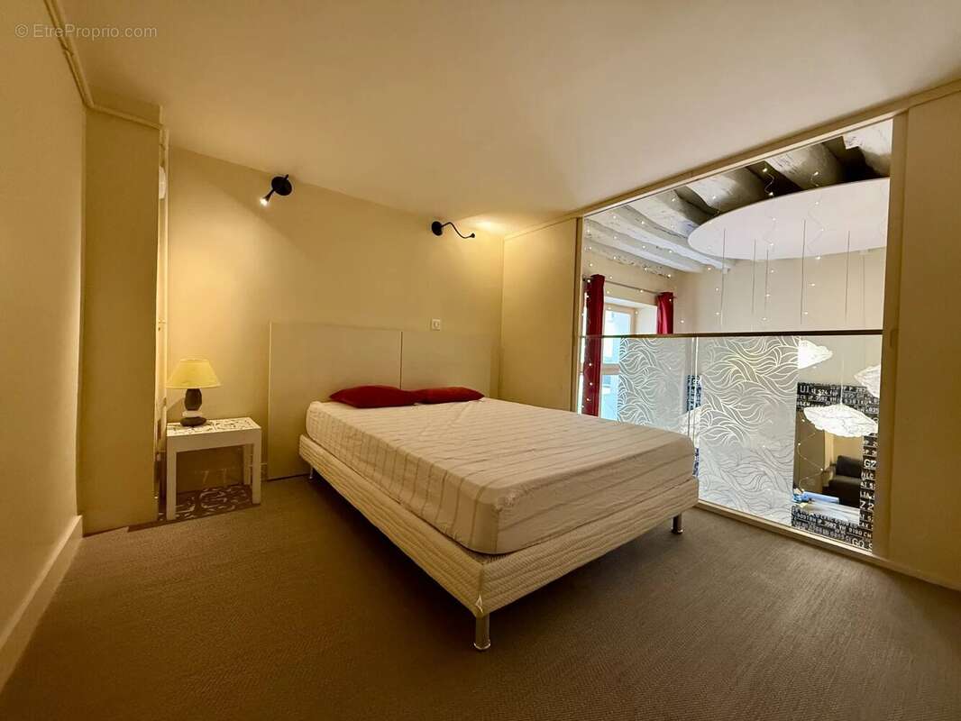 Appartement à PARIS-2E