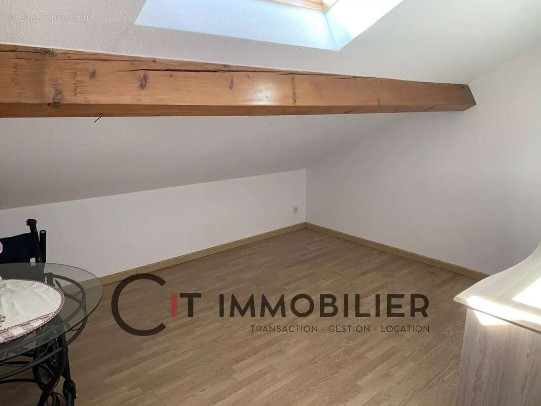 Appartement à LA TOUR-DU-PIN