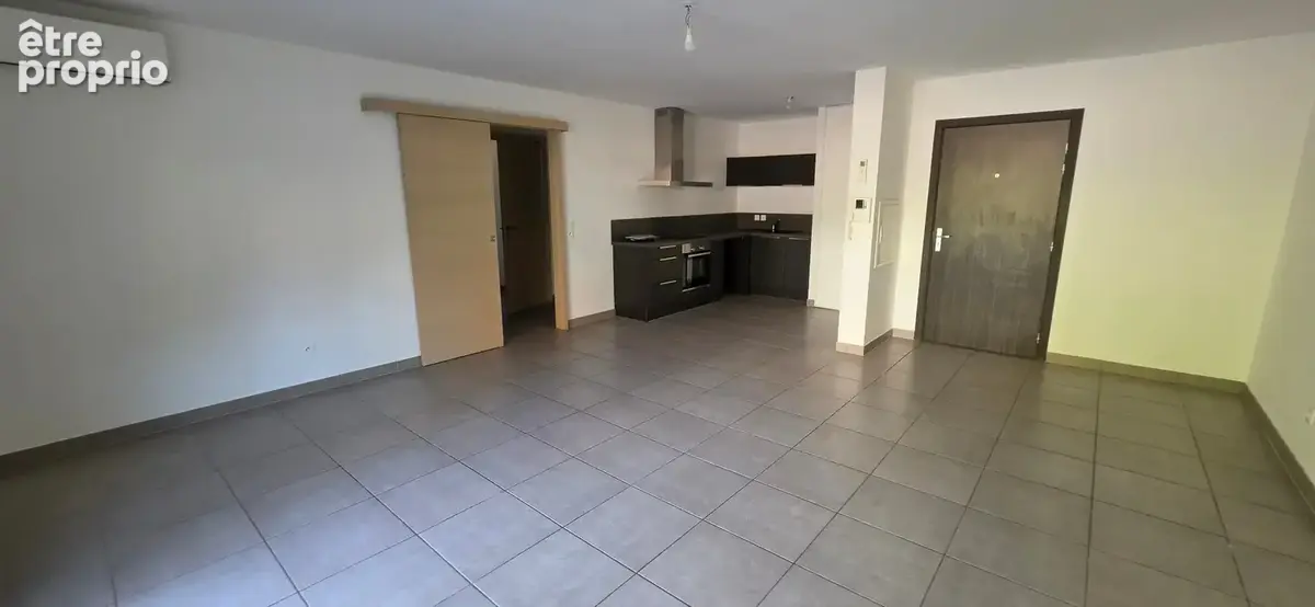 Appartement à vendre 3 pièces de 66,60m² , proche hôpital - BASTIA (20) - photo 2