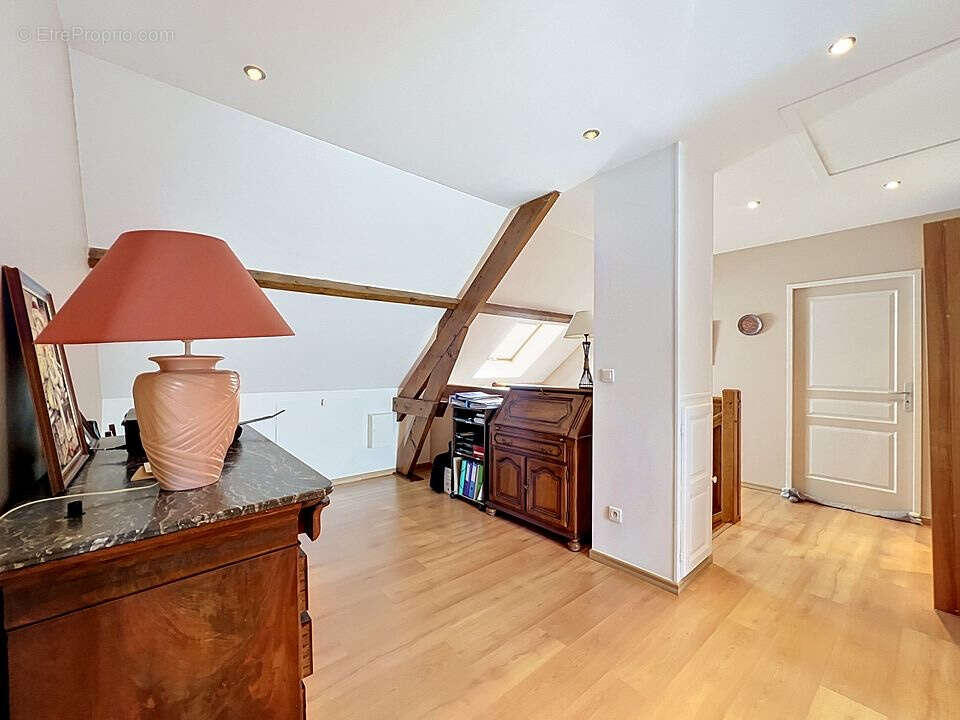 Maison à LA CHAPELLE-SAINT-MESMIN