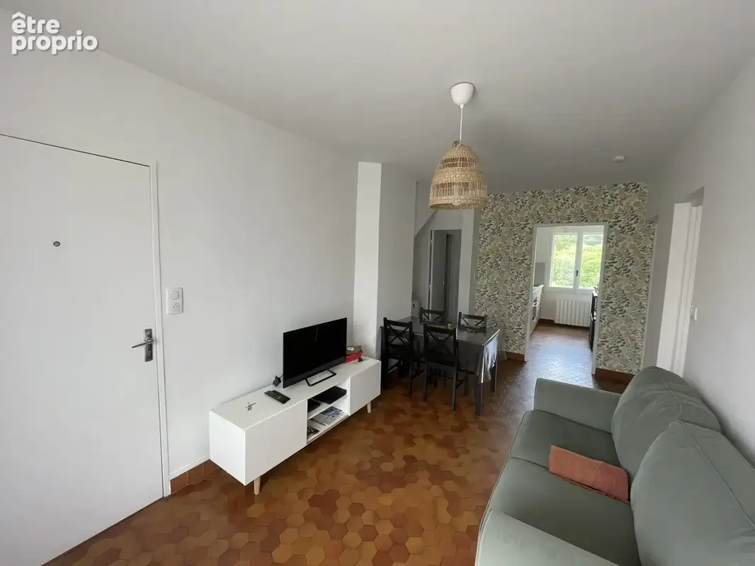 Appartement 3 pièces 54 m² à vendre à Besse-Et-Saint-Anastaise (63610) - photo 2