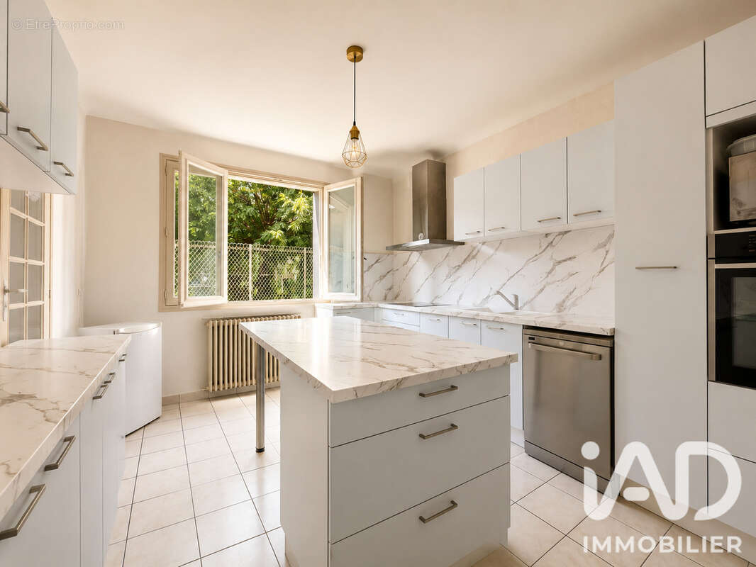 Maison 154 m² à Castres  - photo 4