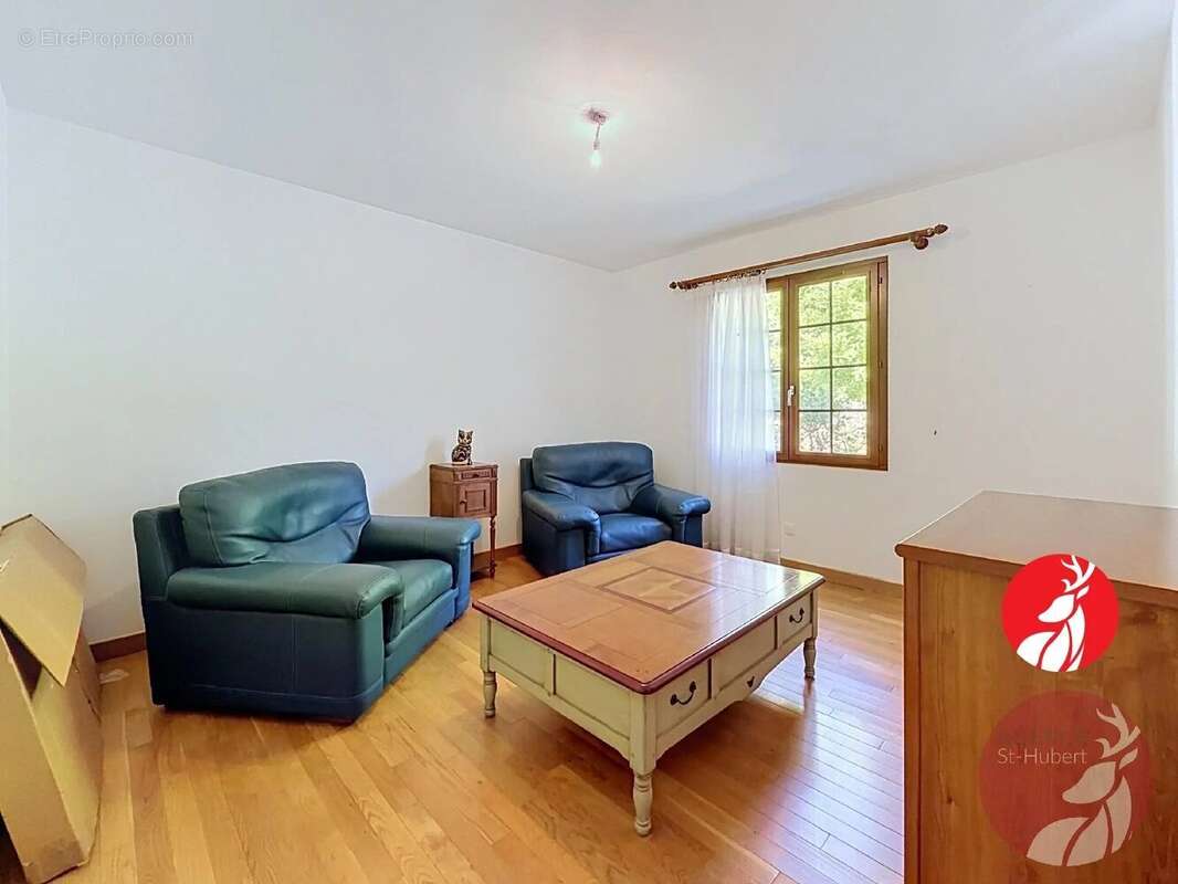 Maison 195 m² à Noisy-Sur-Ecole  - photo 8