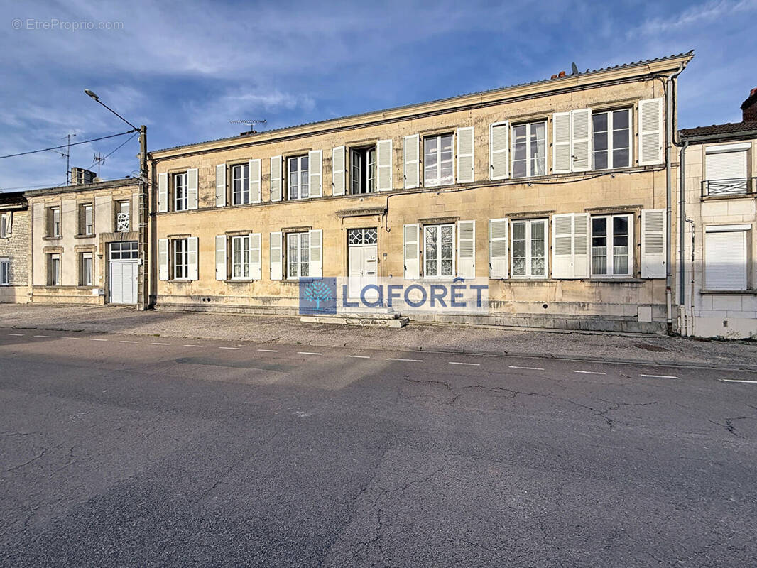 Maison à ECLARON-BRAUCOURT-SAINTE-LIVIERE