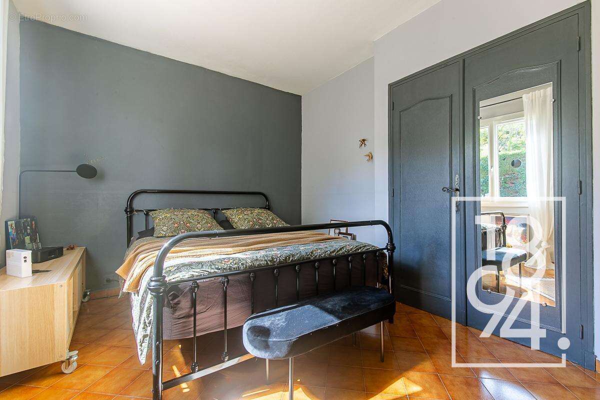 Maison à LE PUY-SAINTE-REPARADE