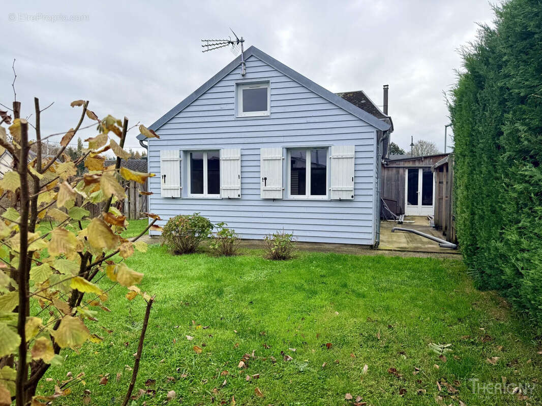 Maison à FEUQUIERES-EN-VIMEU